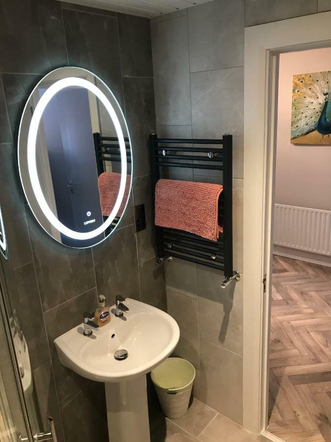 Queens Quarter Holiday Homes (Adults Only) Белфаст Экстерьер фото
