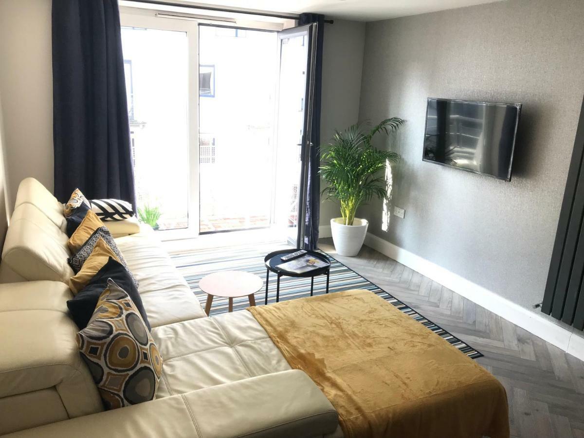 Queens Quarter Holiday Homes (Adults Only) Белфаст Экстерьер фото